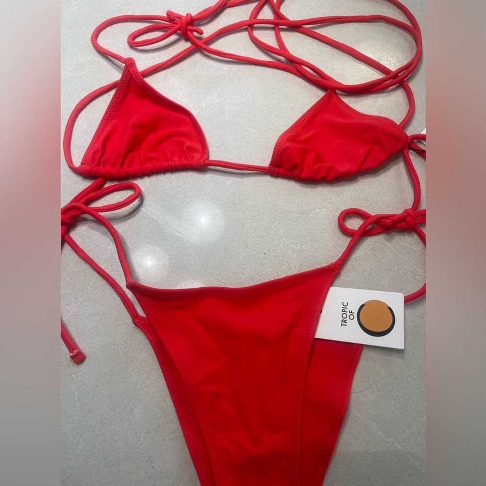 TROPIC OF C STRING BIKINI TOP SIZE S + BOTTOM SIZE M, COLOR MELON